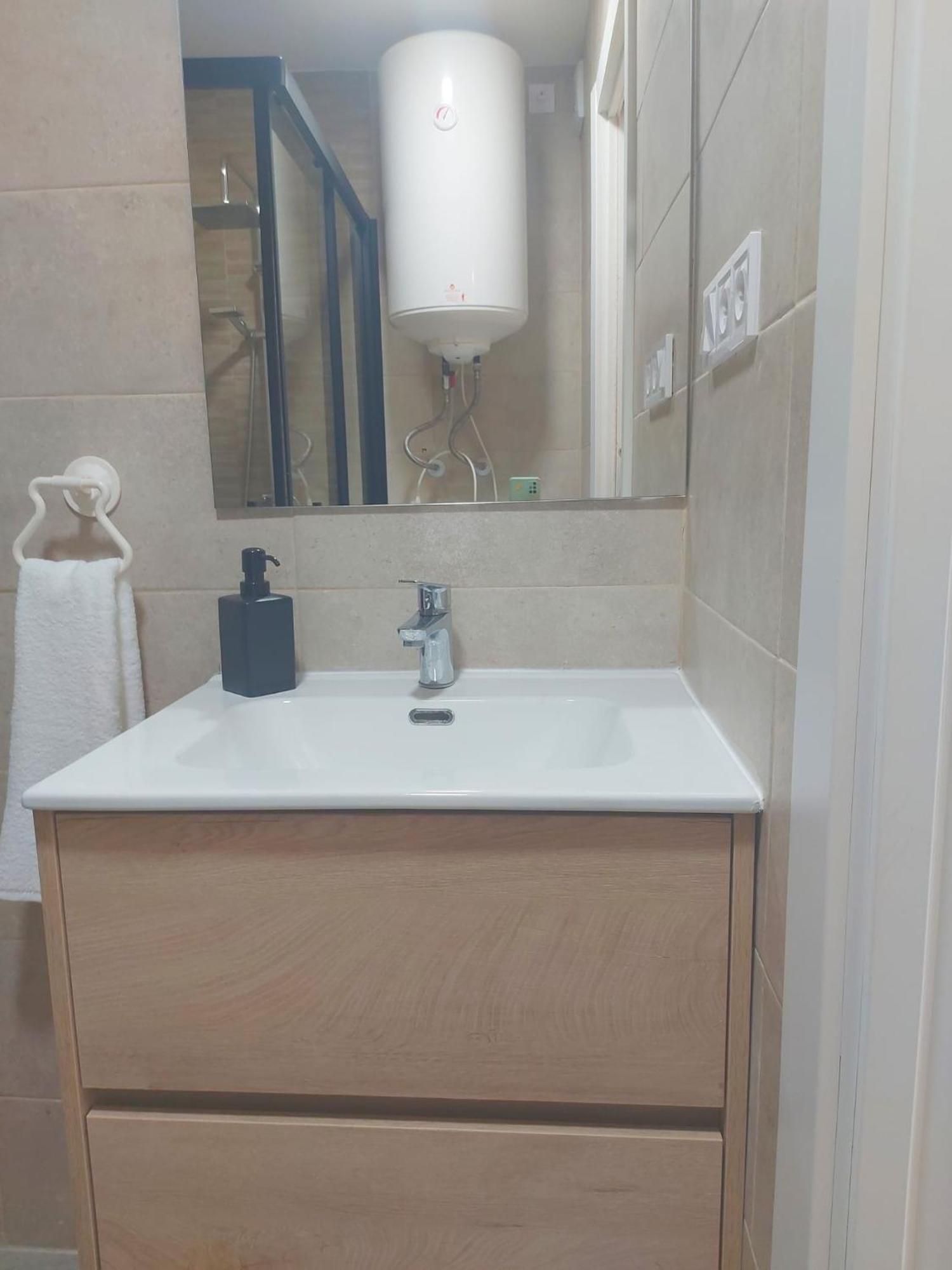 Estudio Luminoso En Puerto Marina Беналмадена Екстериор снимка